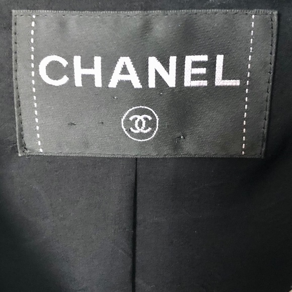 45% OFF🌟CHANEL Black/White Runway Jacket - Picture 6 of 16